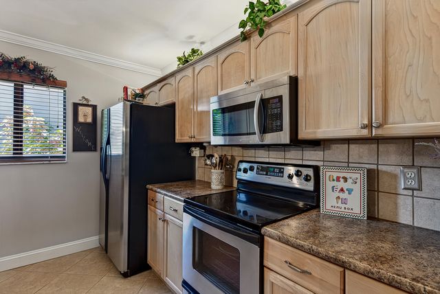 2130 NE 9th Avenue, Wilton Manors, FL 33305