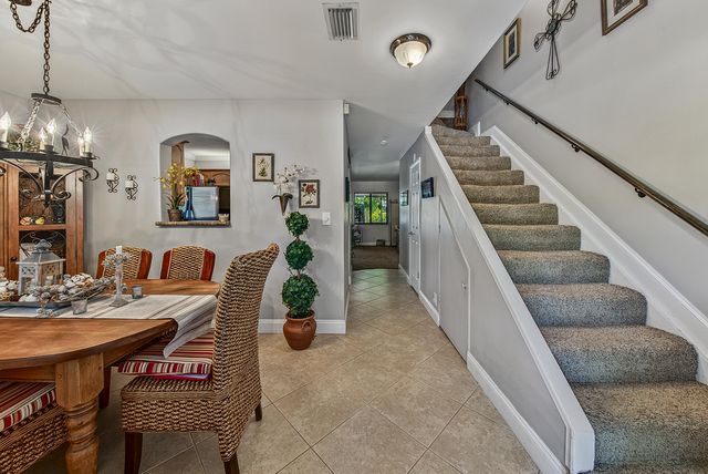 2130 NE 9th Avenue, Wilton Manors, FL 33305