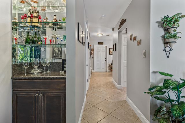 2130 NE 9th Avenue, Wilton Manors, FL 33305