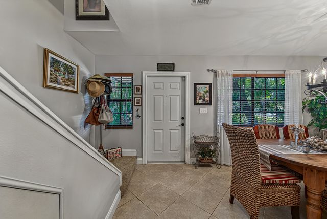 2130 NE 9th Avenue, Wilton Manors, FL 33305