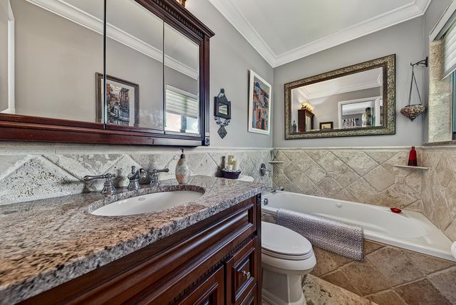 2130 NE 9th Avenue, Wilton Manors, FL 33305