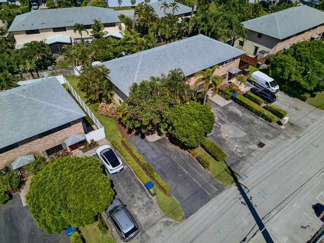 2130 NE 9th Avenue, Wilton Manors, FL 33305