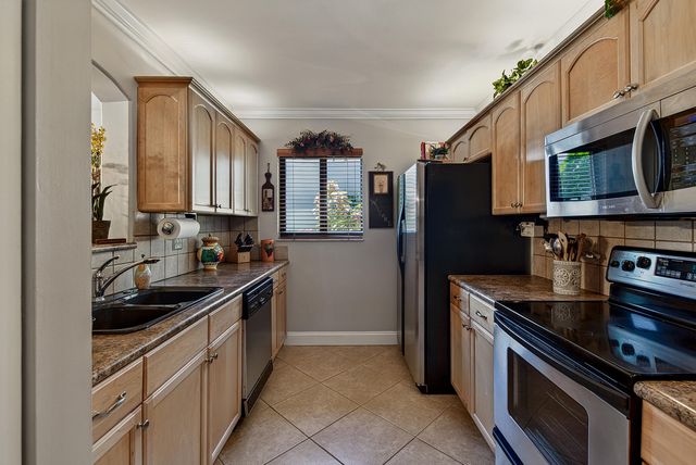 2130 NE 9th Avenue, Wilton Manors, FL 33305