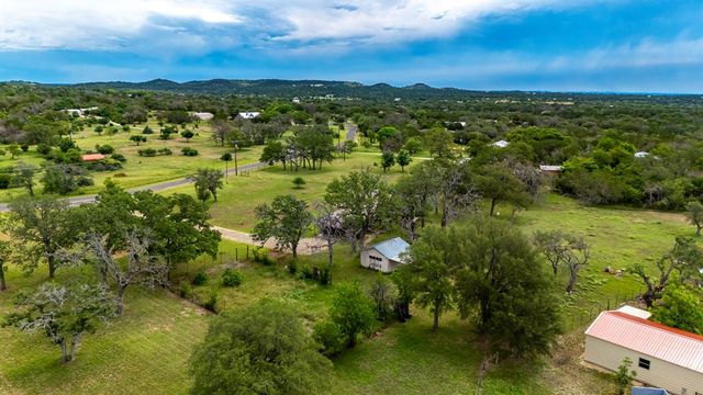 111 Deer Park Lane, Center Point, TX 78010