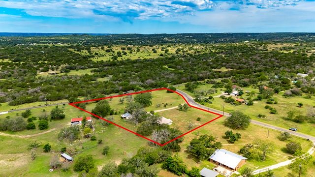 111 Deer Park Lane, Center Point, TX 78010