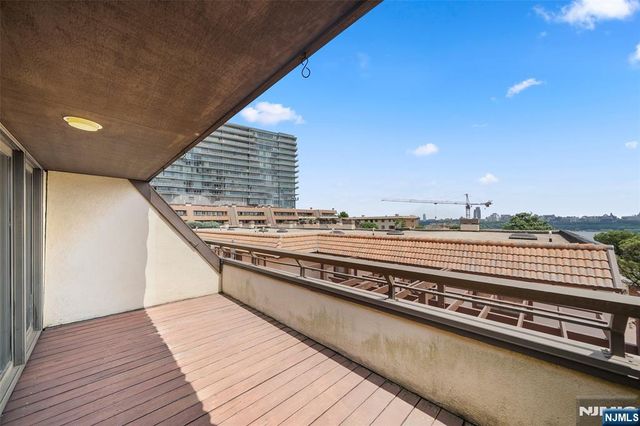 300 Gorge Road 1, Cliffside Park, NJ 07010
