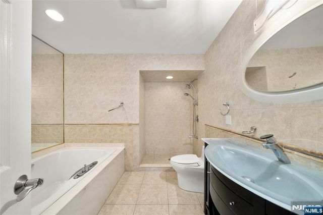 300 Gorge Road 1, Cliffside Park, NJ 07010