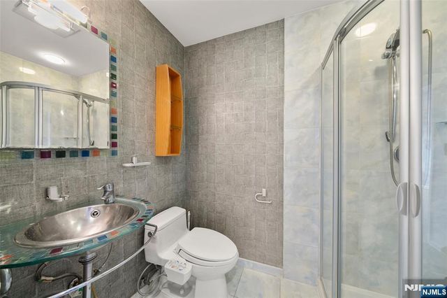 300 Gorge Road 1, Cliffside Park, NJ 07010
