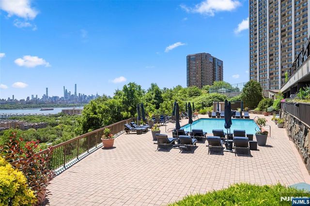 300 Gorge Road 1, Cliffside Park, NJ 07010