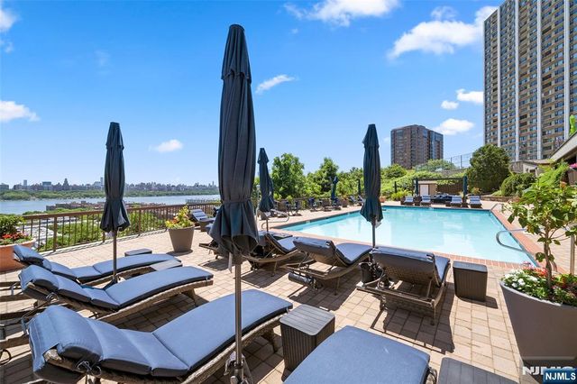 300 Gorge Road 1, Cliffside Park, NJ 07010