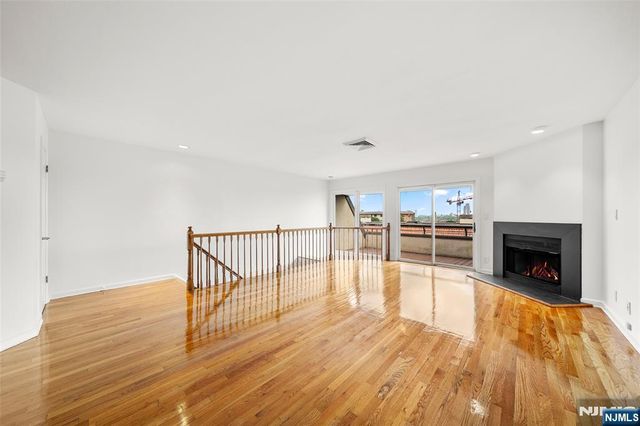 300 Gorge Road 1, Cliffside Park, NJ 07010