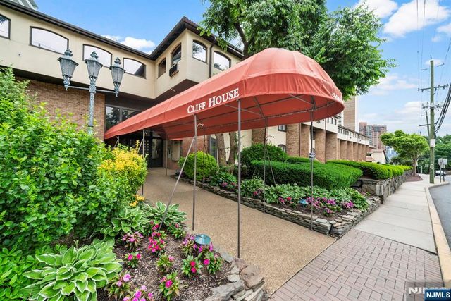 300 Gorge Road 1, Cliffside Park, NJ 07010