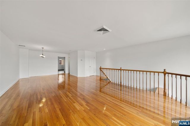 300 Gorge Road 1, Cliffside Park, NJ 07010