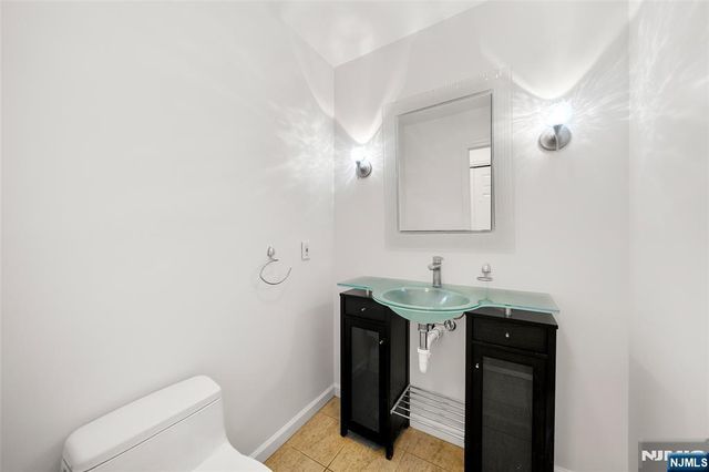300 Gorge Road 1, Cliffside Park, NJ 07010
