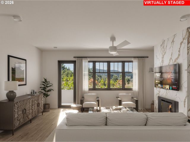 530 4th St 10, Lake Oswego, OR 97034