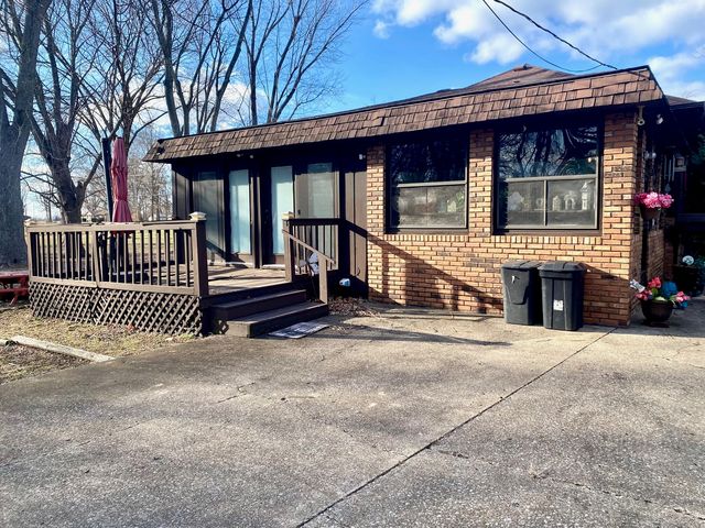 10032 St Hwy 149, West Frankfort, IL 62896