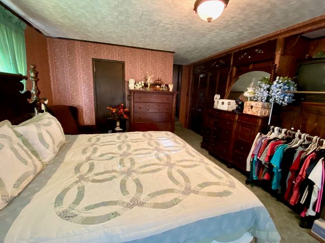 10032 St Hwy 149, West Frankfort, IL 62896