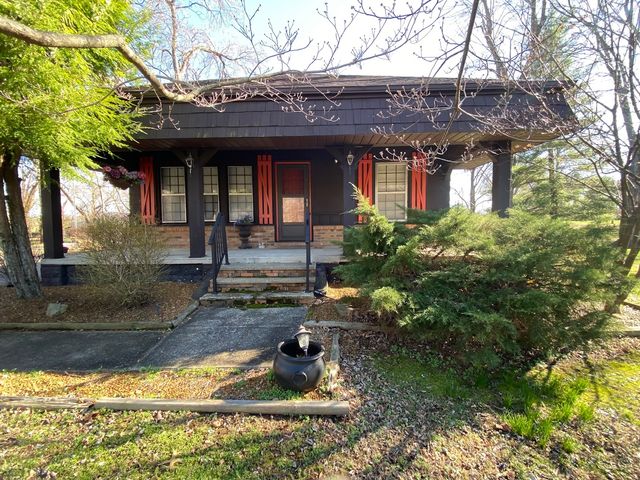 10032 St Hwy 149, West Frankfort, IL 62896