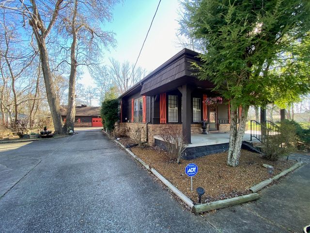 10032 St Hwy 149, West Frankfort, IL 62896