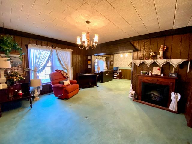 10032 St Hwy 149, West Frankfort, IL 62896