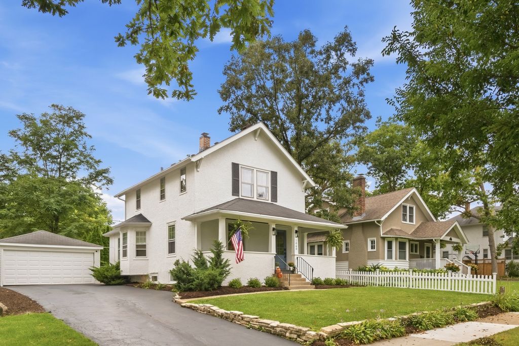 1060 Griffith Road, Lake Forest, IL 60045