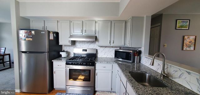 665-B ROSE HOLLOW DR, Yardley, PA 19067