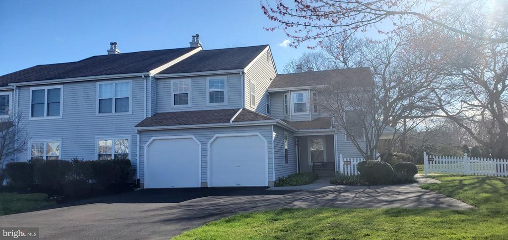665-B ROSE HOLLOW DR, Yardley, PA 19067