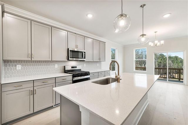 644 Oakleaf Grove Lane, Sugar Hill, GA 30518