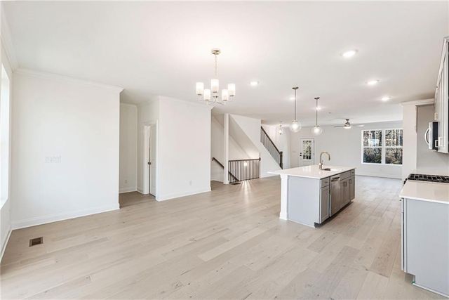 644 Oakleaf Grove Lane, Sugar Hill, GA 30518