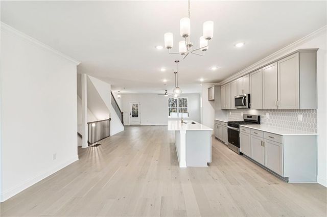 644 Oakleaf Grove Lane, Sugar Hill, GA 30518