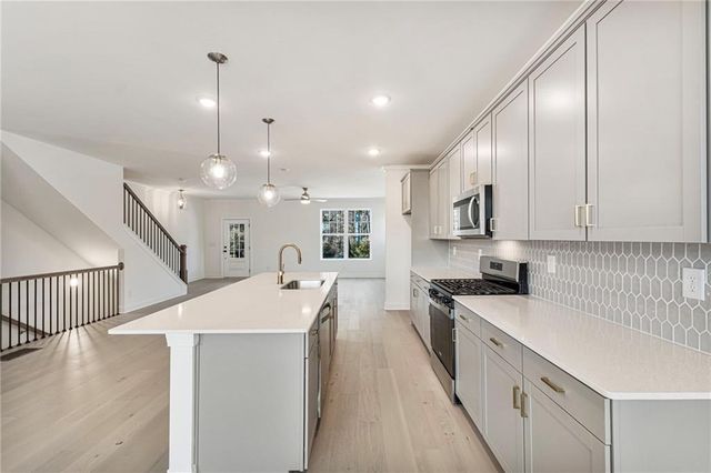 644 Oakleaf Grove Lane, Sugar Hill, GA 30518