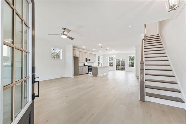 644 Oakleaf Grove Lane, Sugar Hill, GA 30518