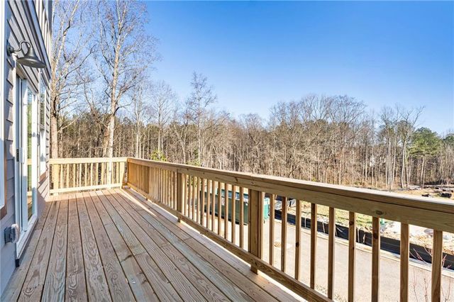 644 Oakleaf Grove Lane, Sugar Hill, GA 30518