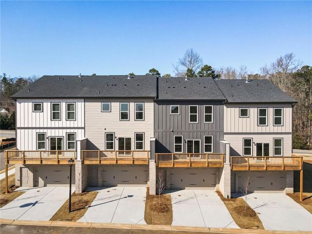 644 Oakleaf Grove Lane, Sugar Hill, GA 30518