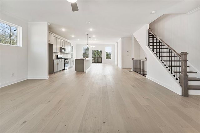 644 Oakleaf Grove Lane, Sugar Hill, GA 30518