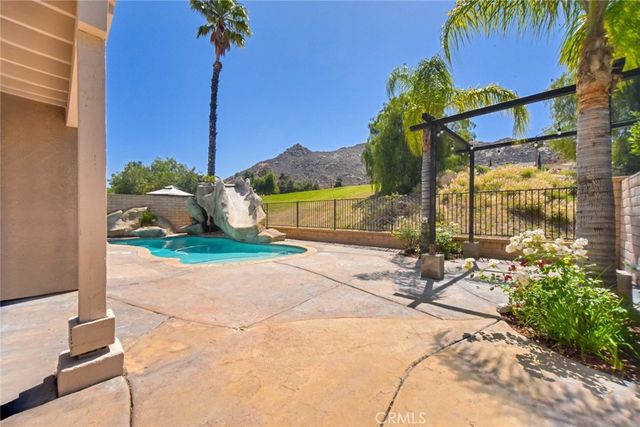 28439 Forest Oaks Way, Moreno Valley, CA 92555