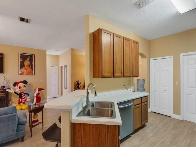 8365 104th Court, Vero Beach, FL 32967