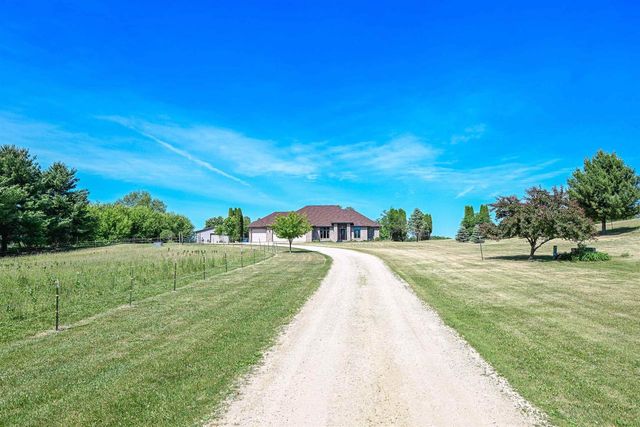 11129 N Charley Bluff Road, Milton, WI 53563