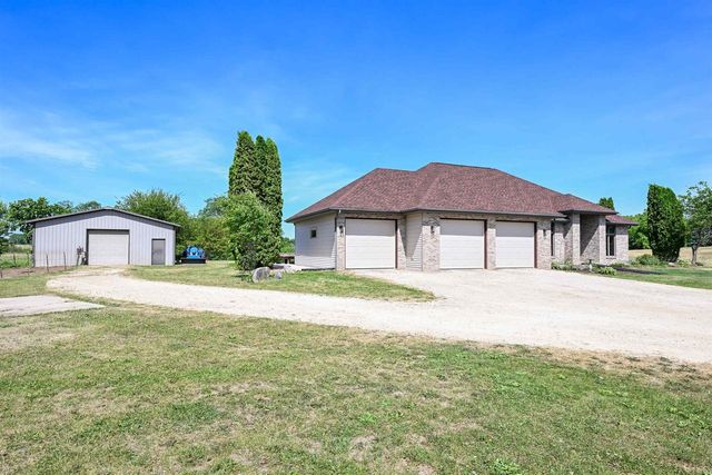 11129 N Charley Bluff Road, Milton, WI 53563