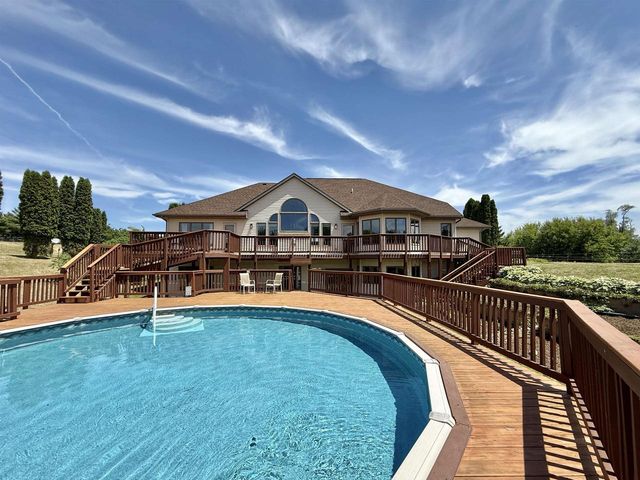 11129 N Charley Bluff Road, Milton, WI 53563