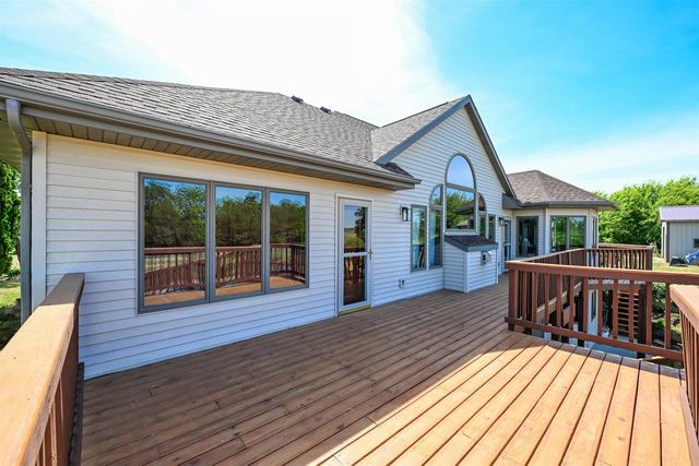 11129 N Charley Bluff Road, Milton, WI 53563