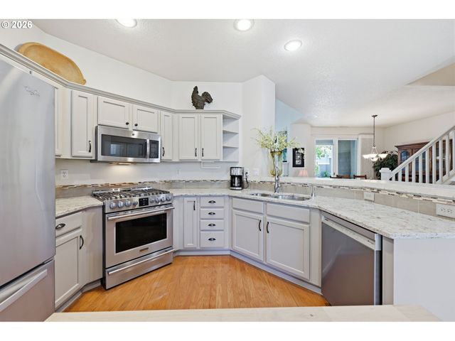 6679 Ne ROSEBAY Dr, Hillsboro, OR 97124