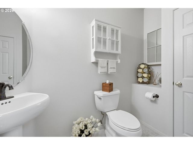 6679 Ne ROSEBAY Dr, Hillsboro, OR 97124