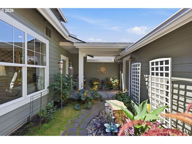 6679 Ne ROSEBAY Dr, Hillsboro, OR 97124