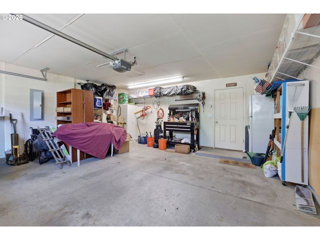 6679 Ne ROSEBAY Dr, Hillsboro, OR 97124