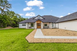 17401 Highway 21 W, North Zulch, TX 77872