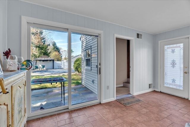 49 Greenhill Ave, Attleboro, MA 02703
