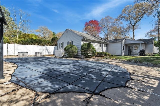 49 Greenhill Ave, Attleboro, MA 02703
