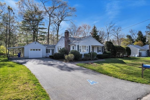 49 Greenhill Ave, Attleboro, MA 02703