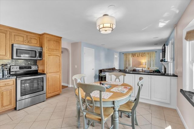 49 Greenhill Ave, Attleboro, MA 02703